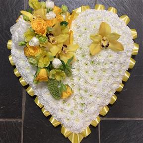 funeral flowers based heart camborne.